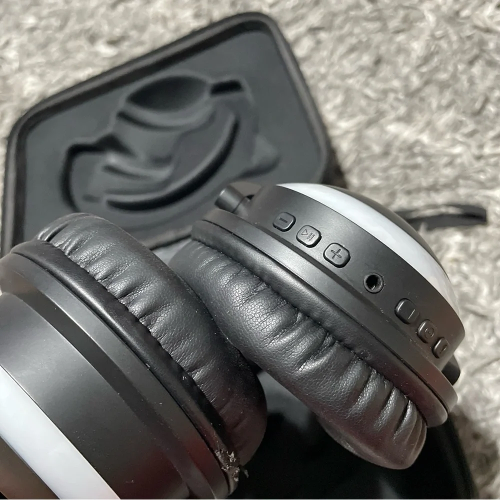 Brookstone AR102A4BKA Over Ear Wireless Headphone “headset Only “